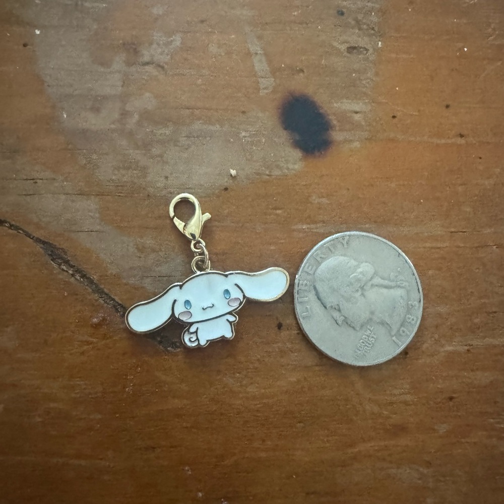 Cinnamoroll White Enamel Small Pet Charm with Gold Clasp